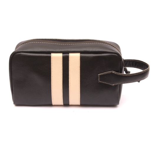 black-toiletrybag-03