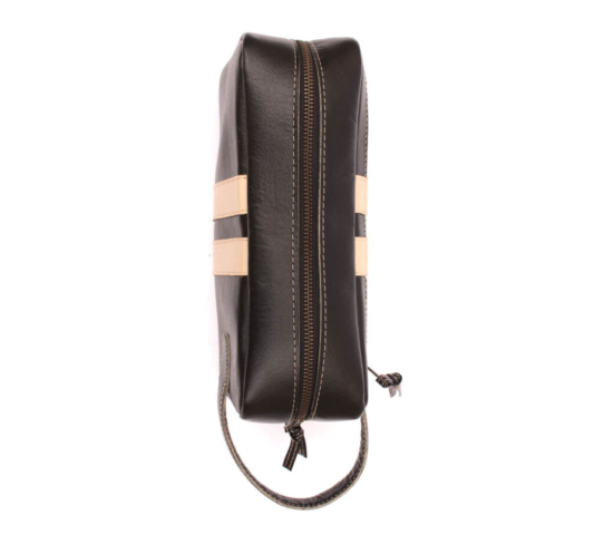 black-toiletrybag-04